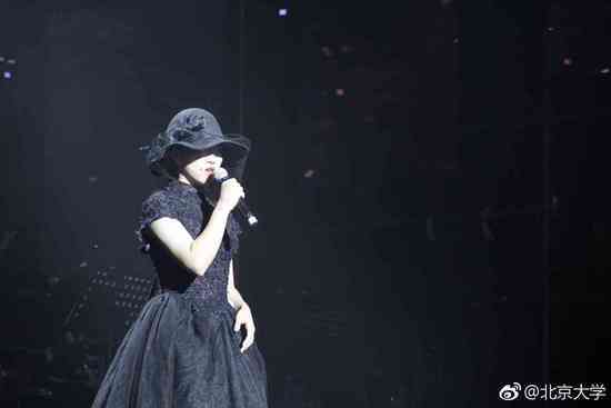 90后网红女兵获习总书记点赞，是北大学霸也曾是海军陆战队员